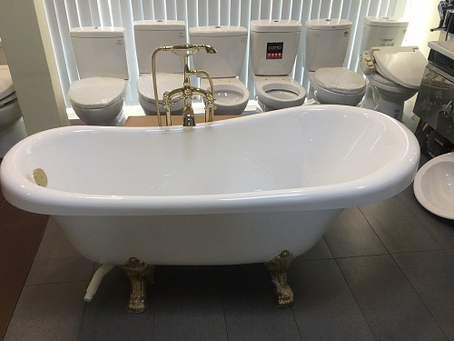 bon-tam-doc-lap-chan-vang201