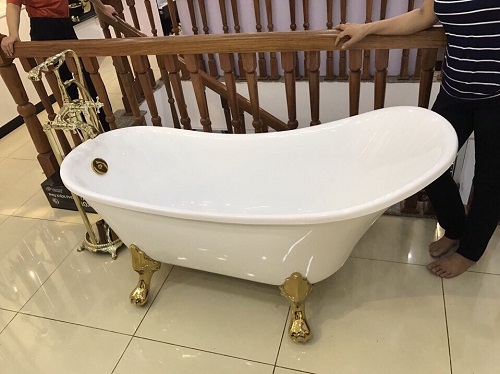 bon-tam-doc-lap-chan-vang202