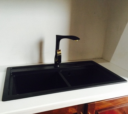 chau-rua-bat-bang-da-mau-den-2-ho-1