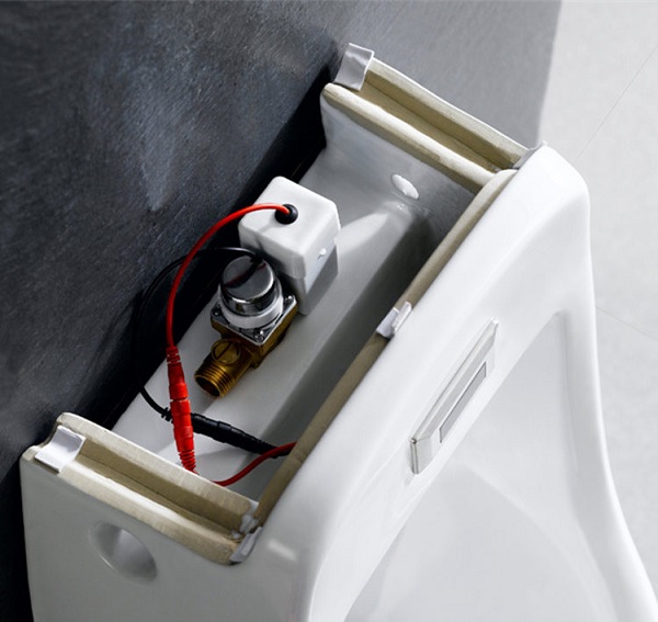 miken20mkt-80011b-4 Tiểu nam treo tường mạ màu đen Miken MKT-80011B