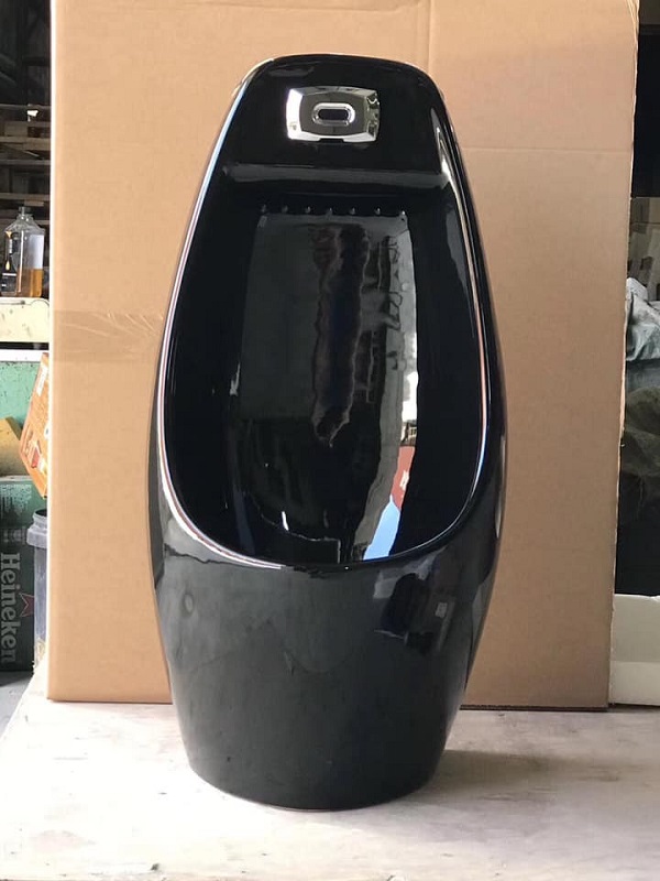 miken20mkt-80011b-7 Tiểu nam treo tường mạ màu đen Miken MKT-80011B