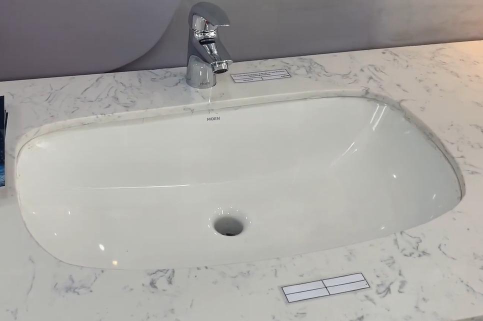 moen20kerry20square20vesse20sw50710