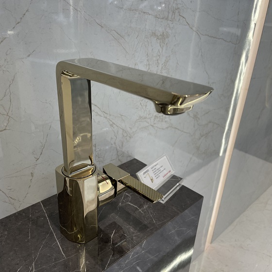 voi20jomoo2032437-711-1b-z-2