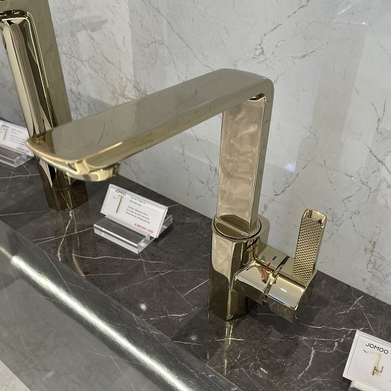 voi20jomoo2032437-711-1b-z-3