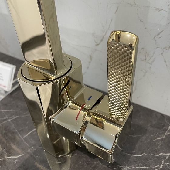 voi20jomoo2032437-711-1b-z-4