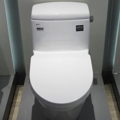 Hình chụp thực tế bồn cầu 1 khối INAX AC 918VRN