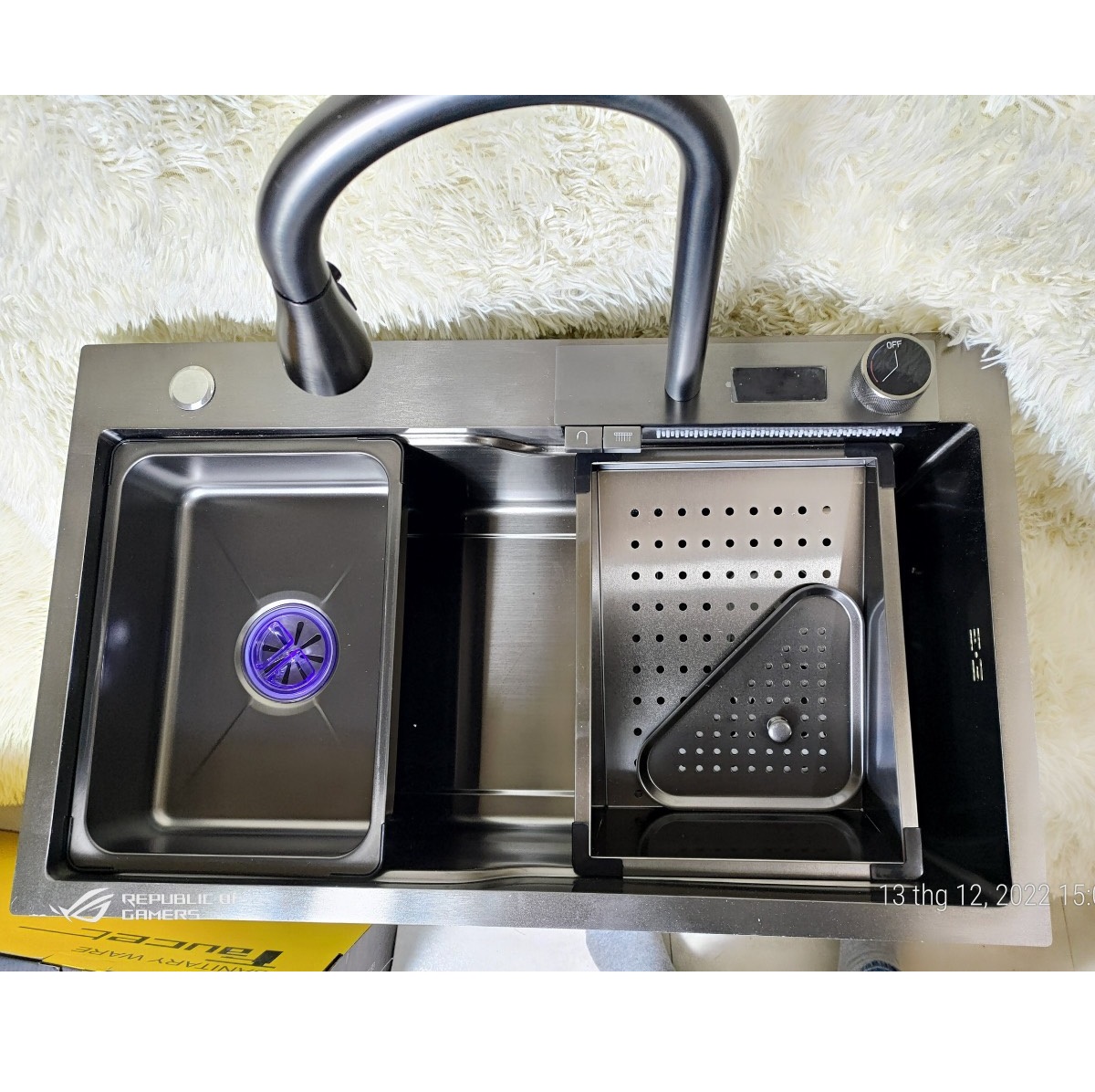 Chậu rửa bát thác nước hiển thị nhiệt độ Henry HR7546B