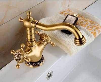 Vòi chậu lavabo mạ vàng Cleanmax 001
