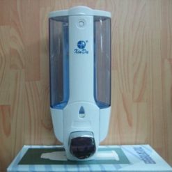 Xịt xà phòng nhựa treo tường