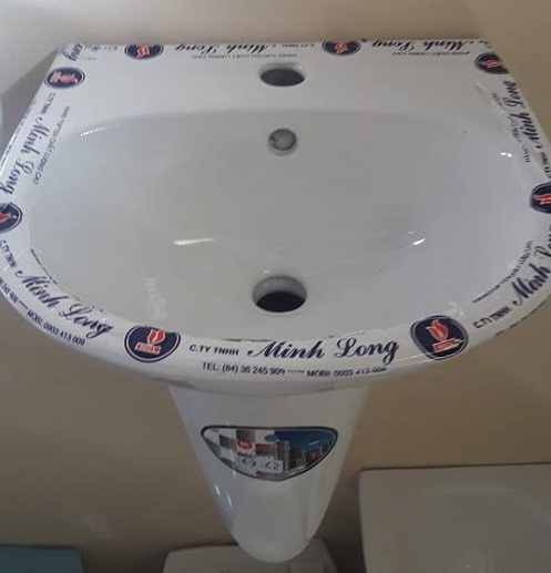 Chậu rửa lavabo Minh Long Vimisco chân dài C284
