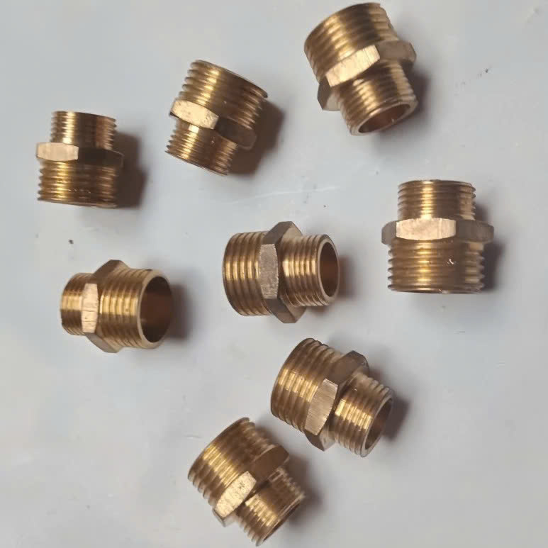 Kép đồng nối dây cấp vòi nhập khẩu