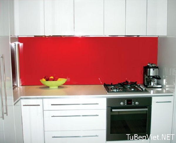Kính ốp bếp màu đỏ cam 01