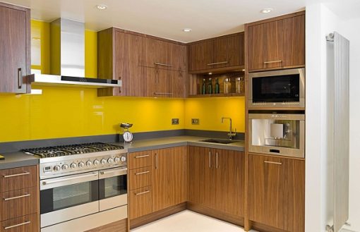 Kính ốp bếp màu đỏ cam
