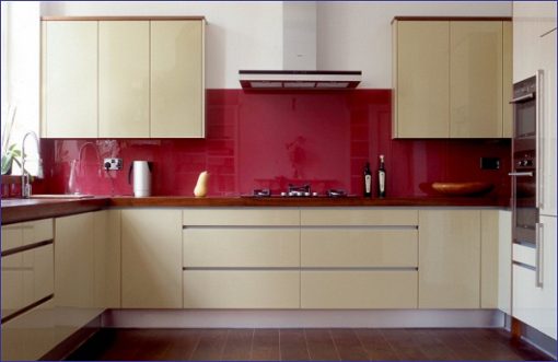 Kính ốp bếp màu đỏ 01