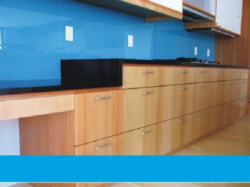 Kính ốp bếp màu xanh 01