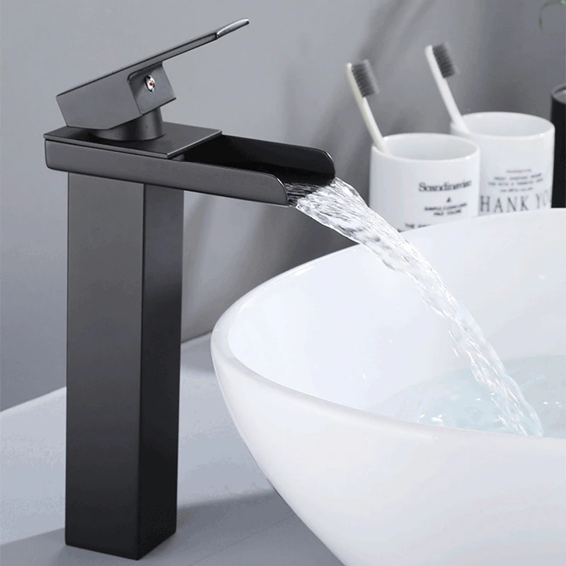 Vòi chậu lavabo màu đen chảy máng Miken MKV-313B-1