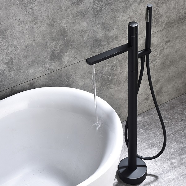 Sen cây đặt sàn cho bồn tắm mạ màu đen MK-51072B