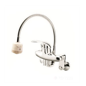 Vòi rửa bát nóng lạnh Valta TD-7228
